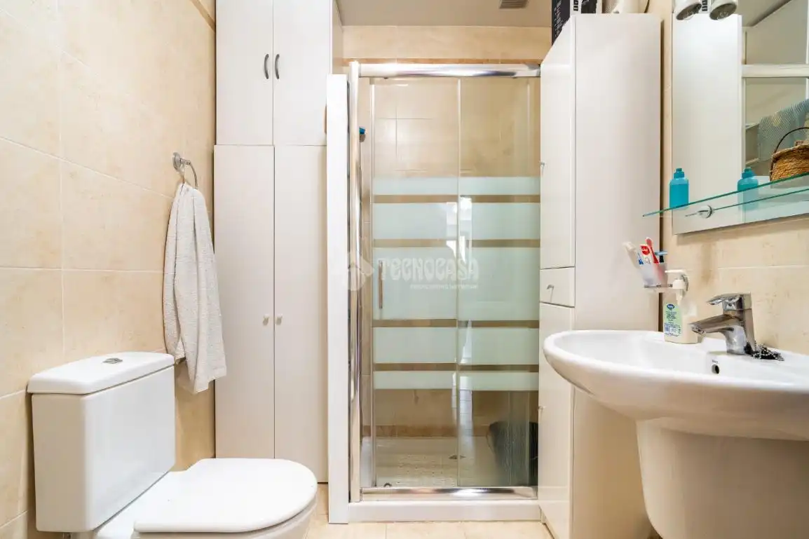Badezimmer von Wohnung zum Verkauf in Jun