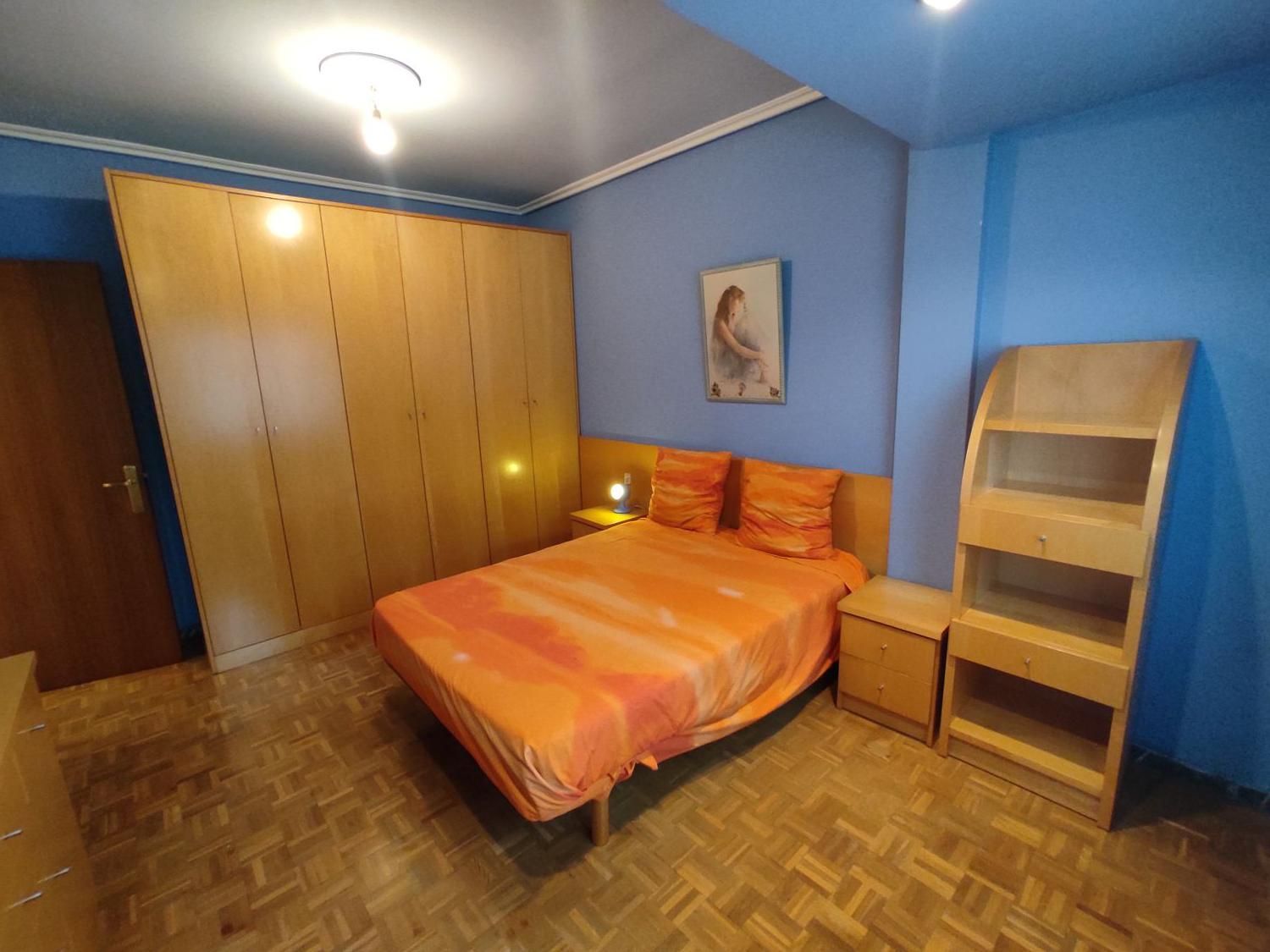 Dormitori de Pis de lloguer en Vitoria - Gasteiz amb Calefacció i Parquet