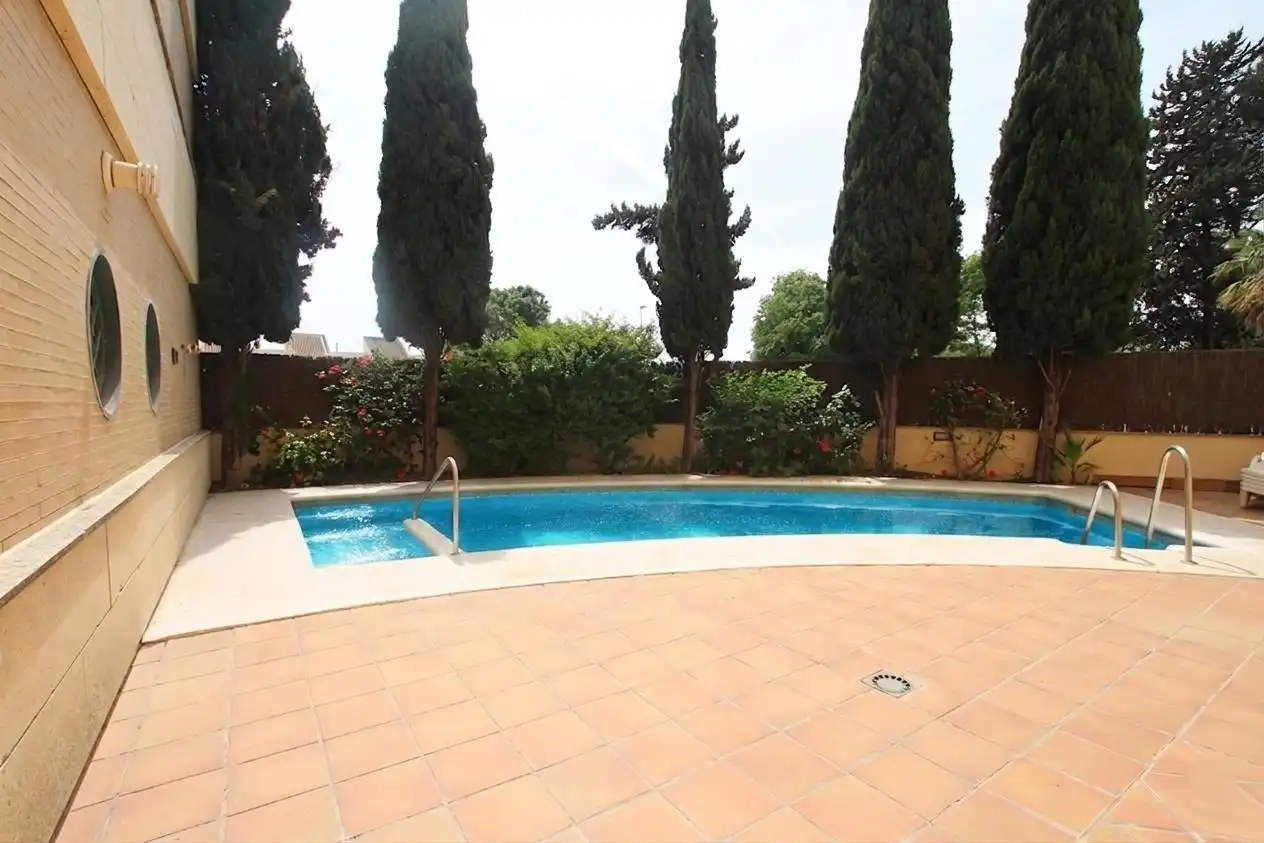 Schwimmbecken von Wohnung zum Verkauf in Jerez de la Frontera mit Klimaanlage, Heizung und Parkett