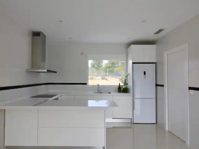 Villa zum Verkauf in El Pinós / Pinoso, imagen 3