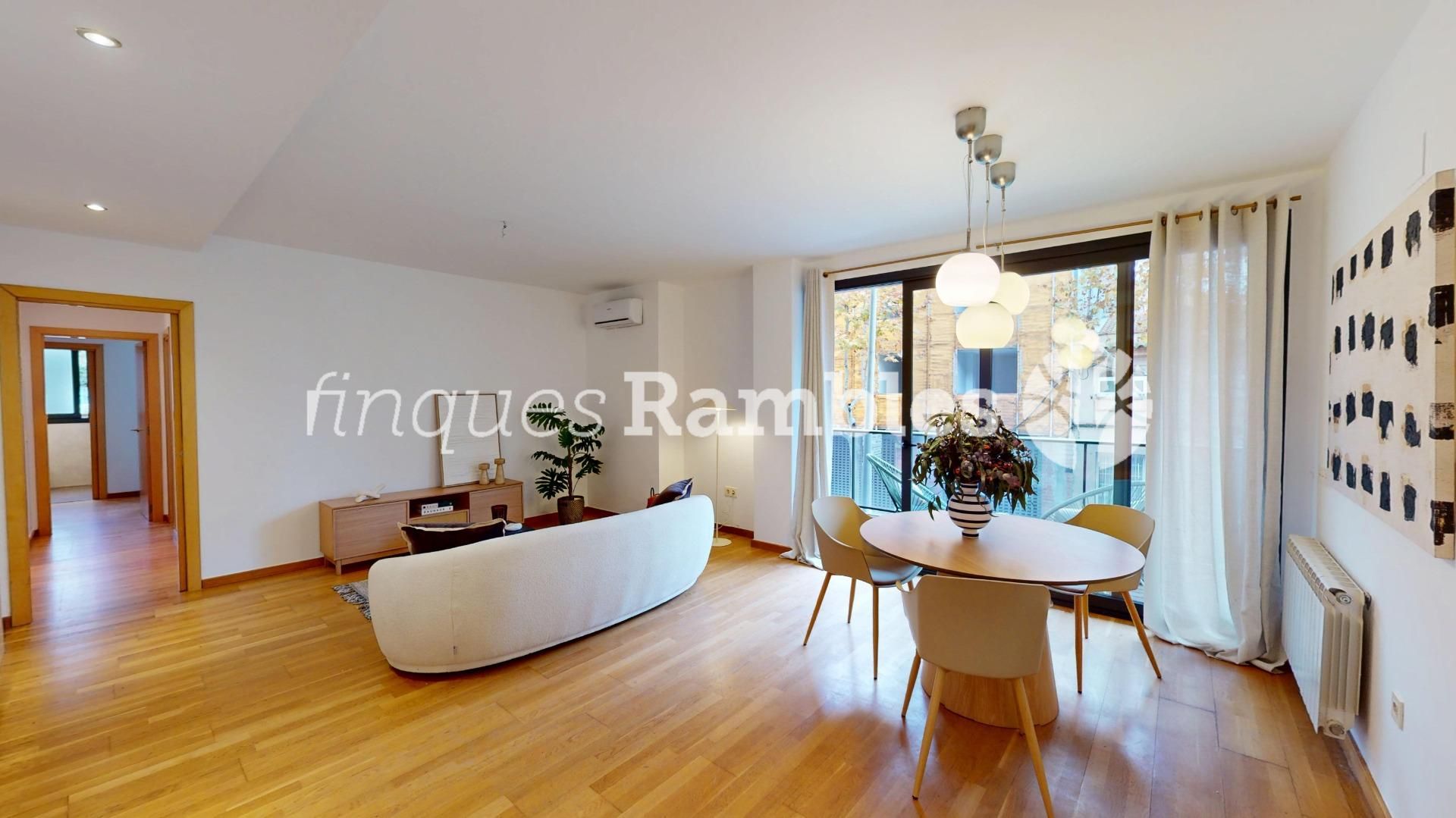 Sala de estar de Piso en venta en Igualada con Aire acondicionado, Calefacción y Parquet