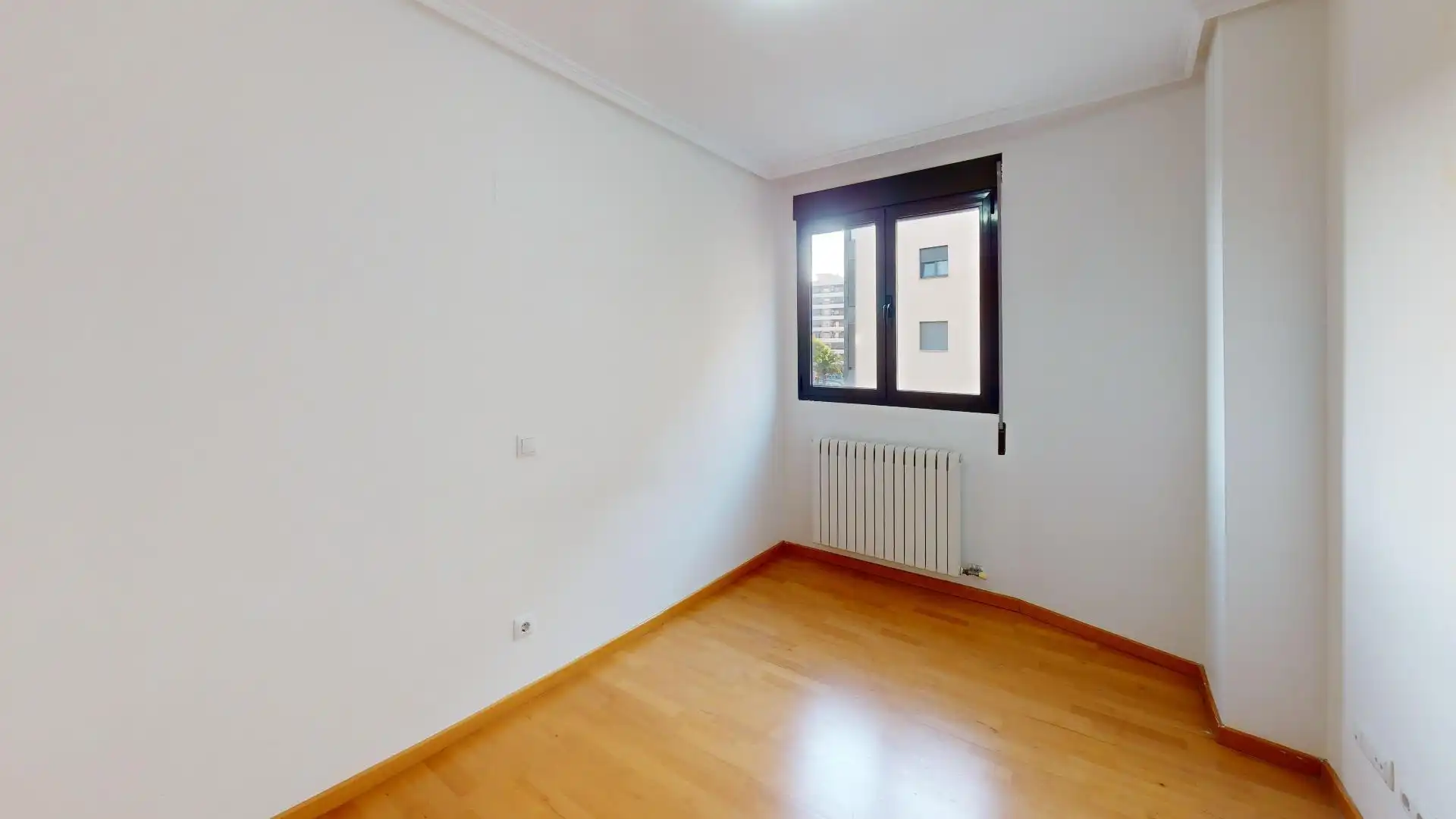 Schlafzimmer von Wohnung zum Verkauf in Valencia mit Klimaanlage, Parkett und Gemeinschaftspool