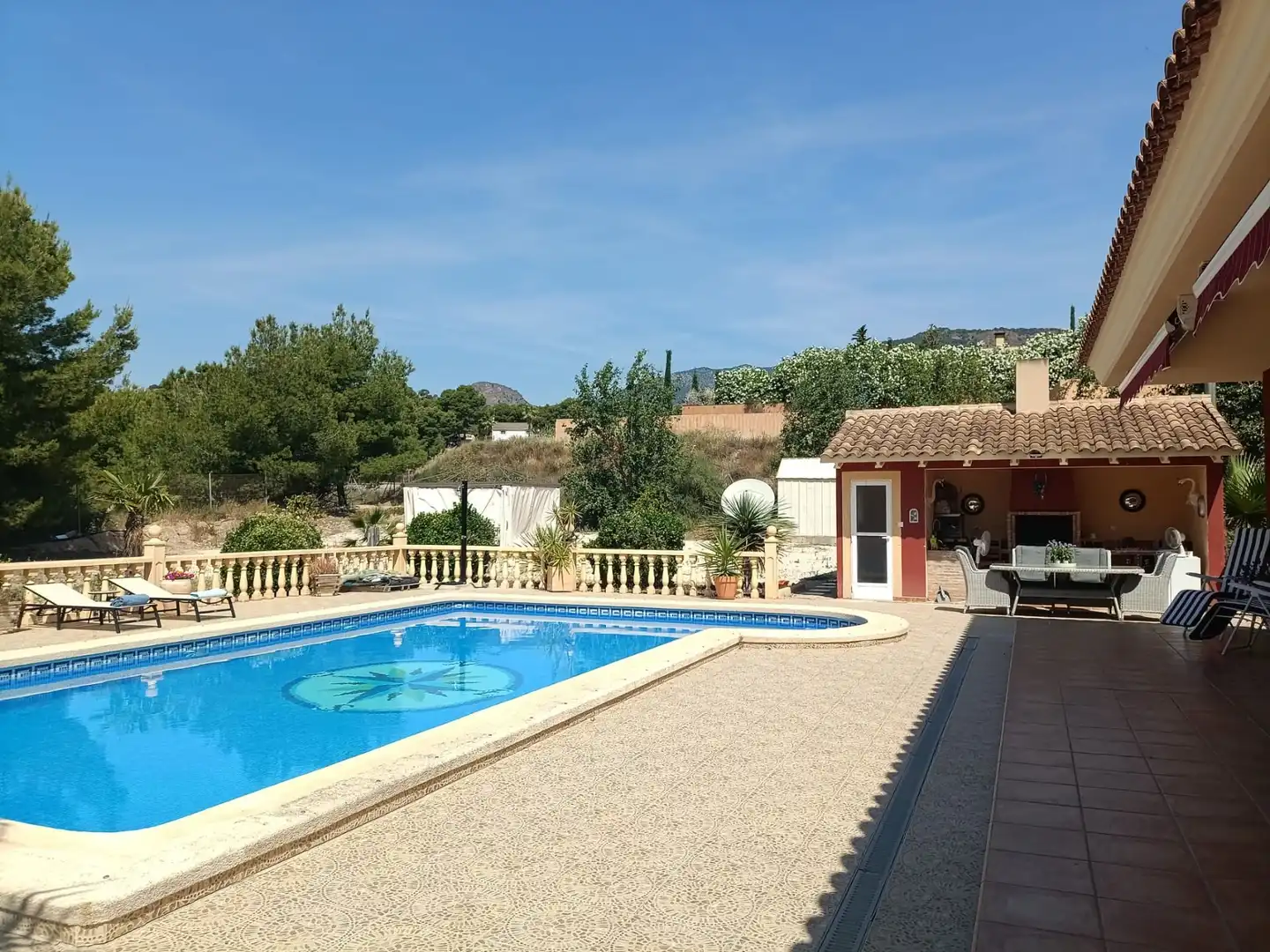 Vista exterior de Casa o xalet en venda en Totana amb Aire condicionat, Jardí privat i Terrassa