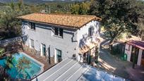 Vista exterior de Finca rústica en venda en Castillo de Locubín amb Jardí privat, Terrassa i Piscina comunitària