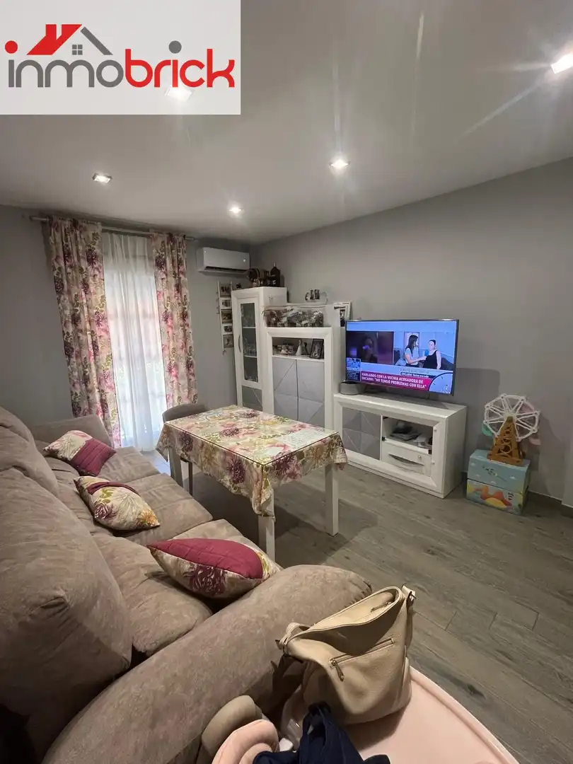 Sala de estar de Piso en venta en Lucena con Aire acondicionado