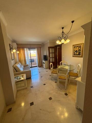 Apartamento en Alquiler en Calle Torre de Peralada, 4 en Castaño - Mirasierra