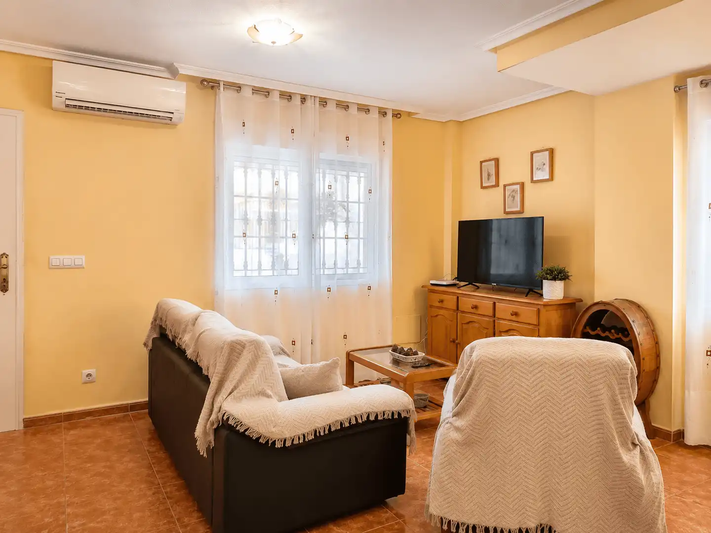 Sala d'estar de Casa adosada en venda en Cartagena amb Aire condicionat, Terrassa i Traster