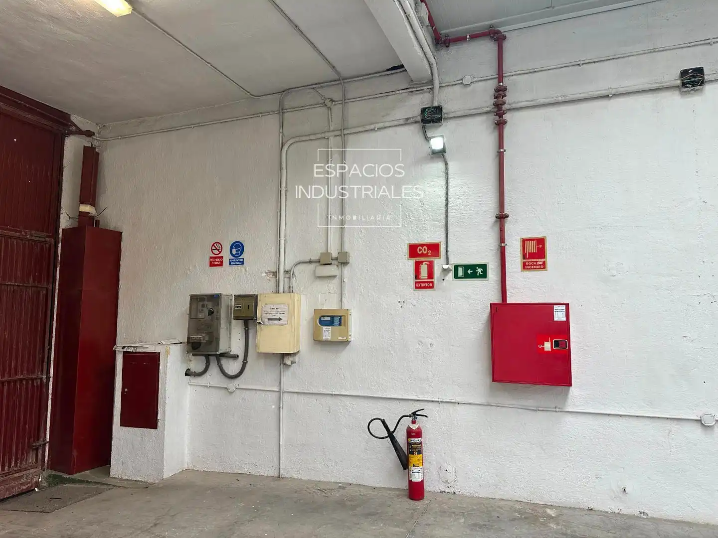 Fabrikhallen zur Miete in Oviedo, Zona Industrial