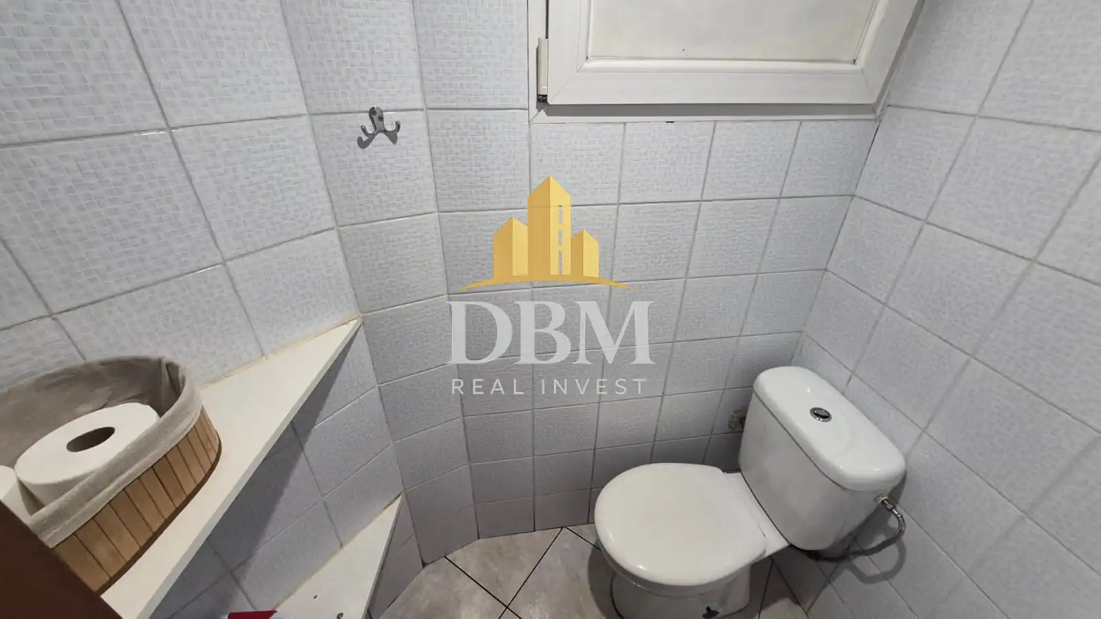 Bathroom of Commercial properties for transfer in Barcelona  with Air Conditioner, Terrace and Furnished