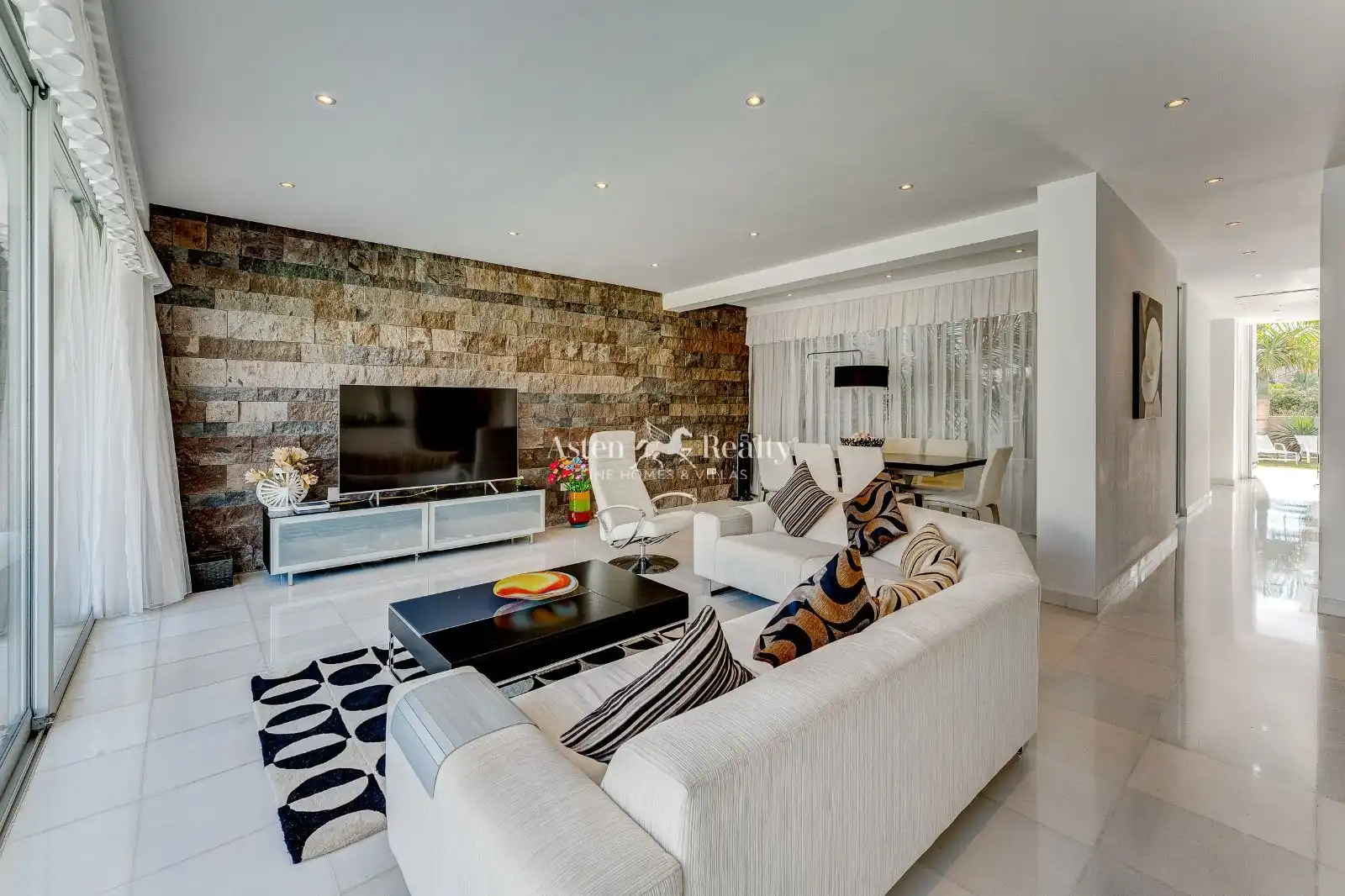 House with pool for sale in Londres, imagen 18