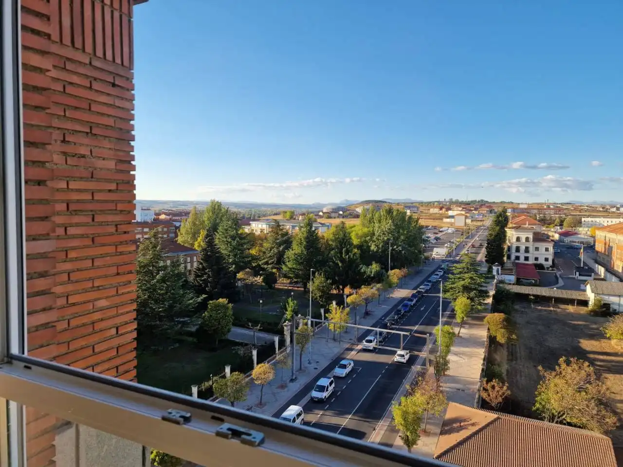 Außenansicht von Dachboden zum Verkauf in León Capital  mit Heizung, Parkett und Terrasse