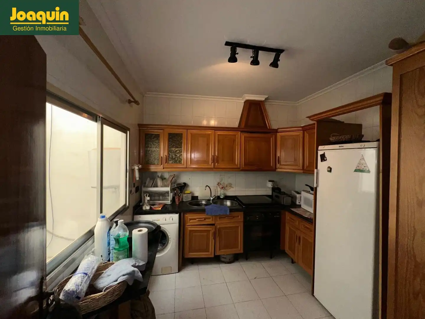 Küche von Wohnung zum Verkauf in Córdoba mit Klimaanlage, Terrasse und Abstellraum