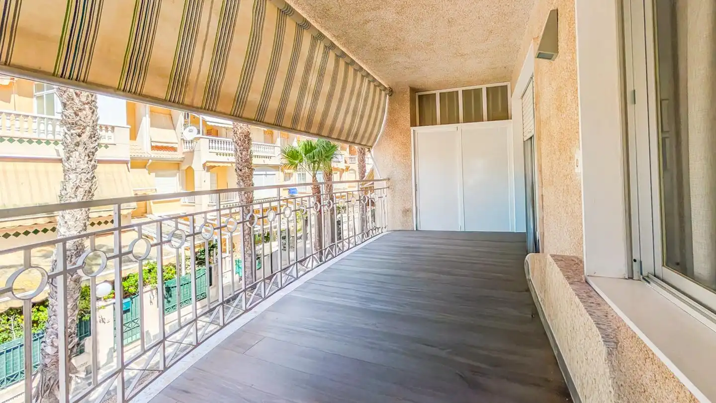 Terrasse von Wohnung zum Verkauf in Santa Pola mit Klimaanlage, Terrasse und Möbliert