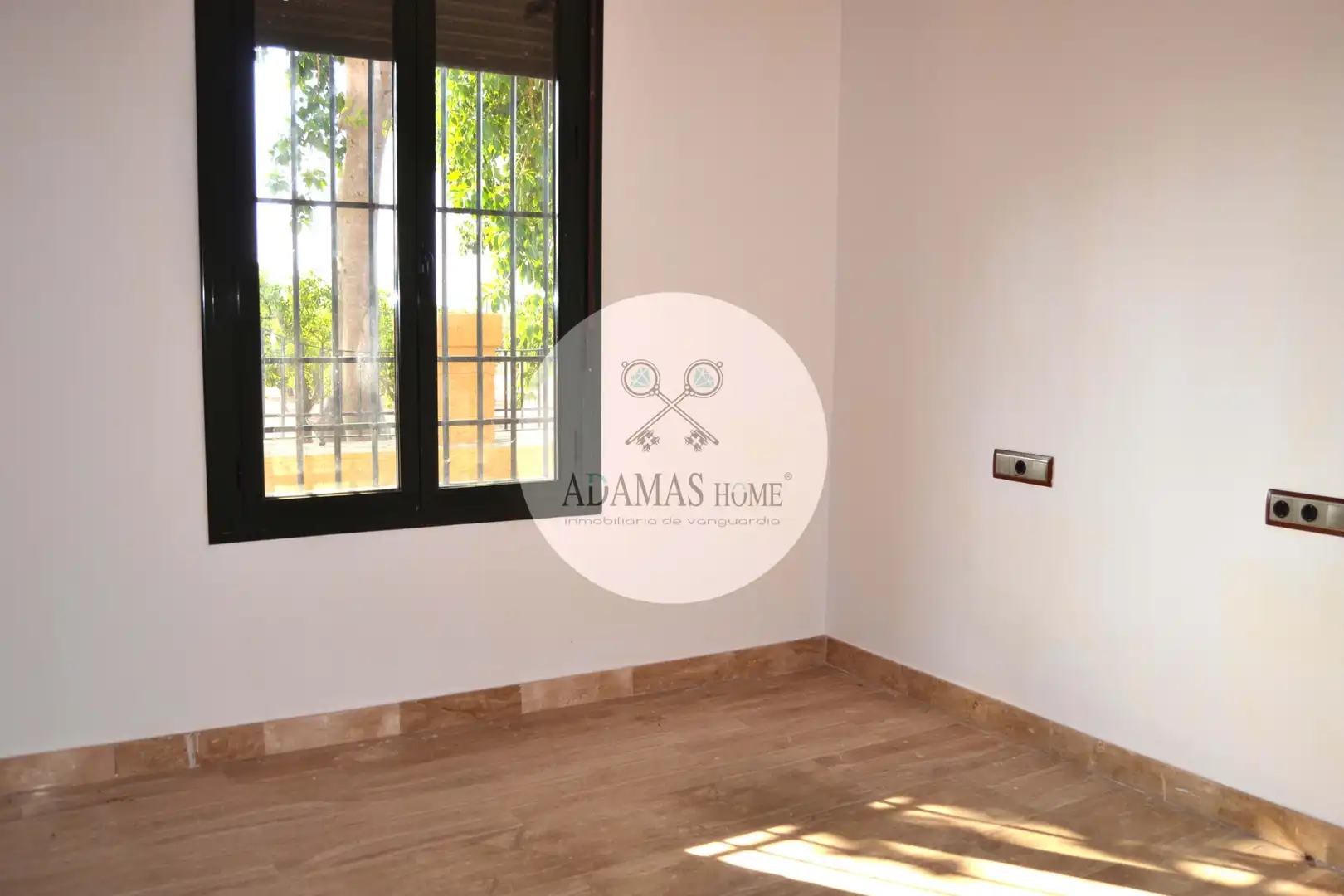 Dormitori de Casa o xalet en venda en Sanlúcar la Mayor amb Jardí privat, Terrassa i Piscina