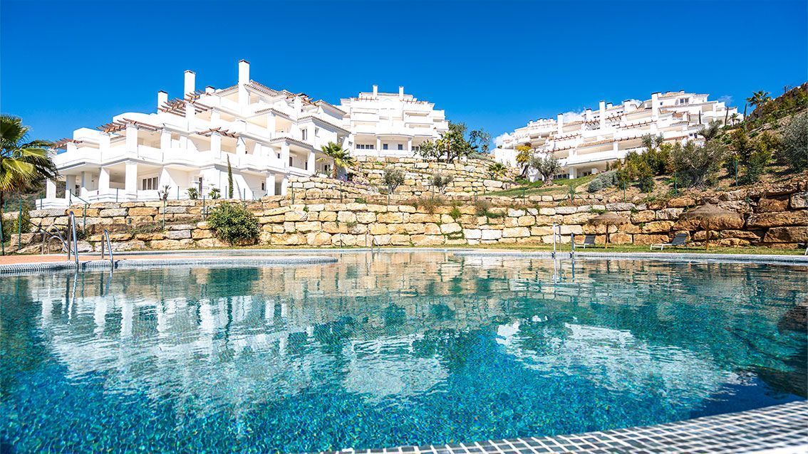 Vista exterior de Pis en venda en Marbella amb Aire condicionat, Terrassa i Traster