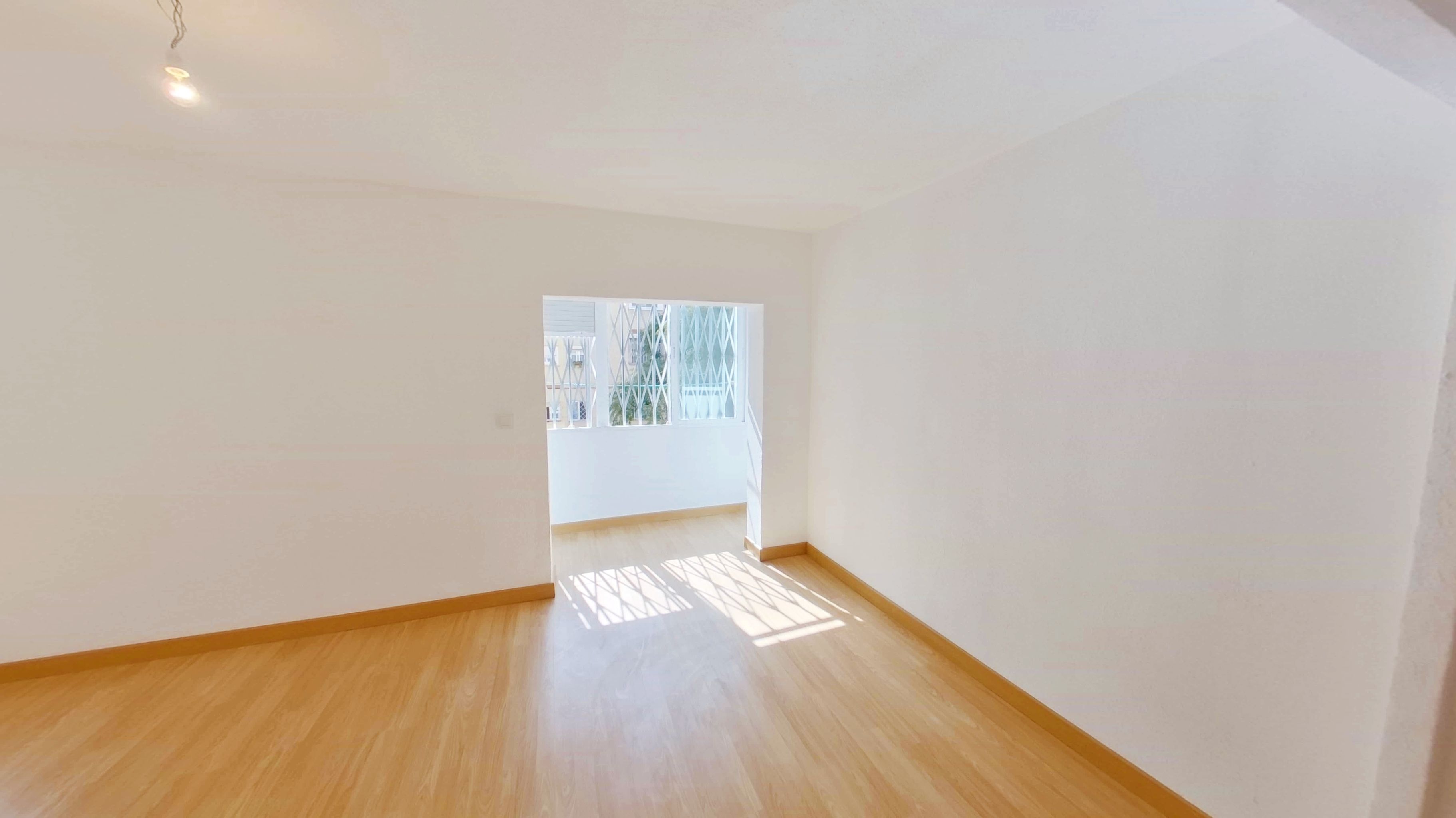 Habitación de Piso de alquiler en  Madrid Capital con Horno y Se aceptan mascotas