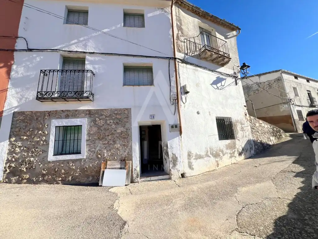 Houses for sale in N/A, Alhóndiga