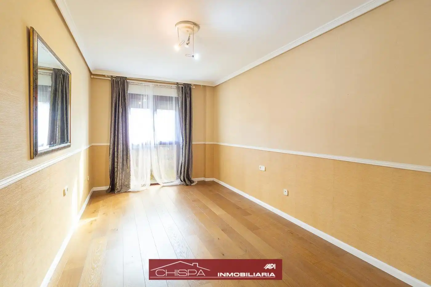 Wohnung zum Verkauf in Valencia mit Klimaanlage, Heizung und Terrasse
