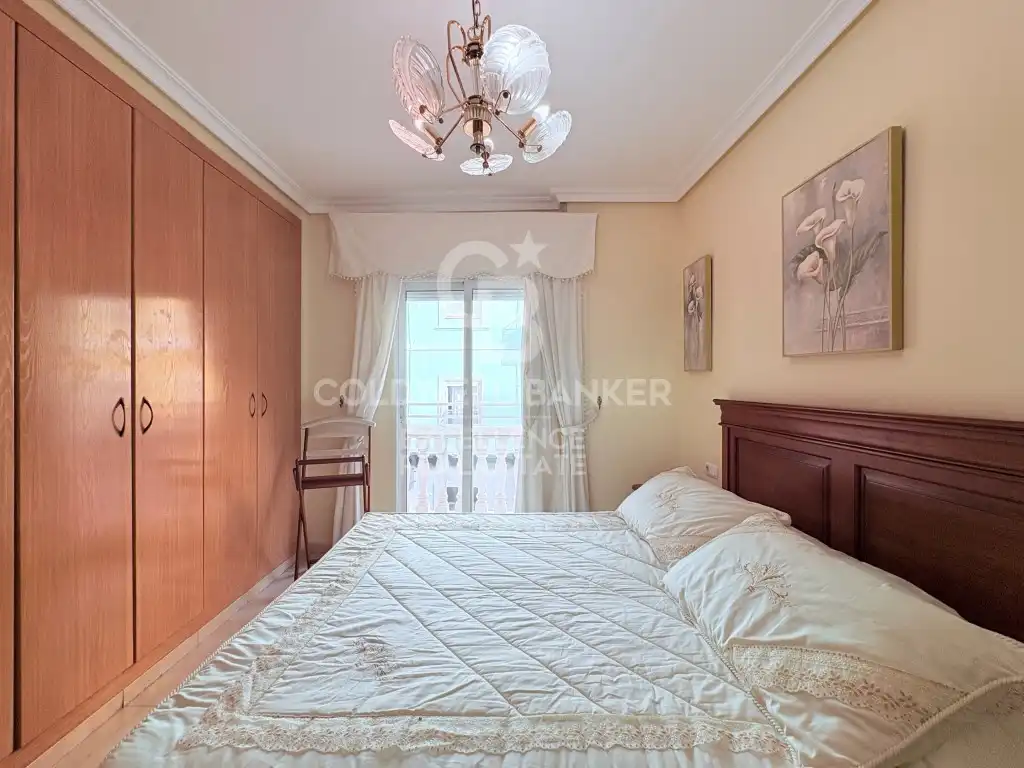Habitación de Piso en venta en Valencia con Aire acondicionado, Terraza y Amueblado