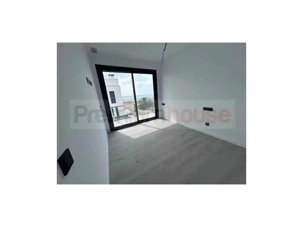 Dormitori de Casa adosada en venda en Vandellòs i l'Hospitalet de l'Infant amb Aire condicionat, Terrassa i Piscina