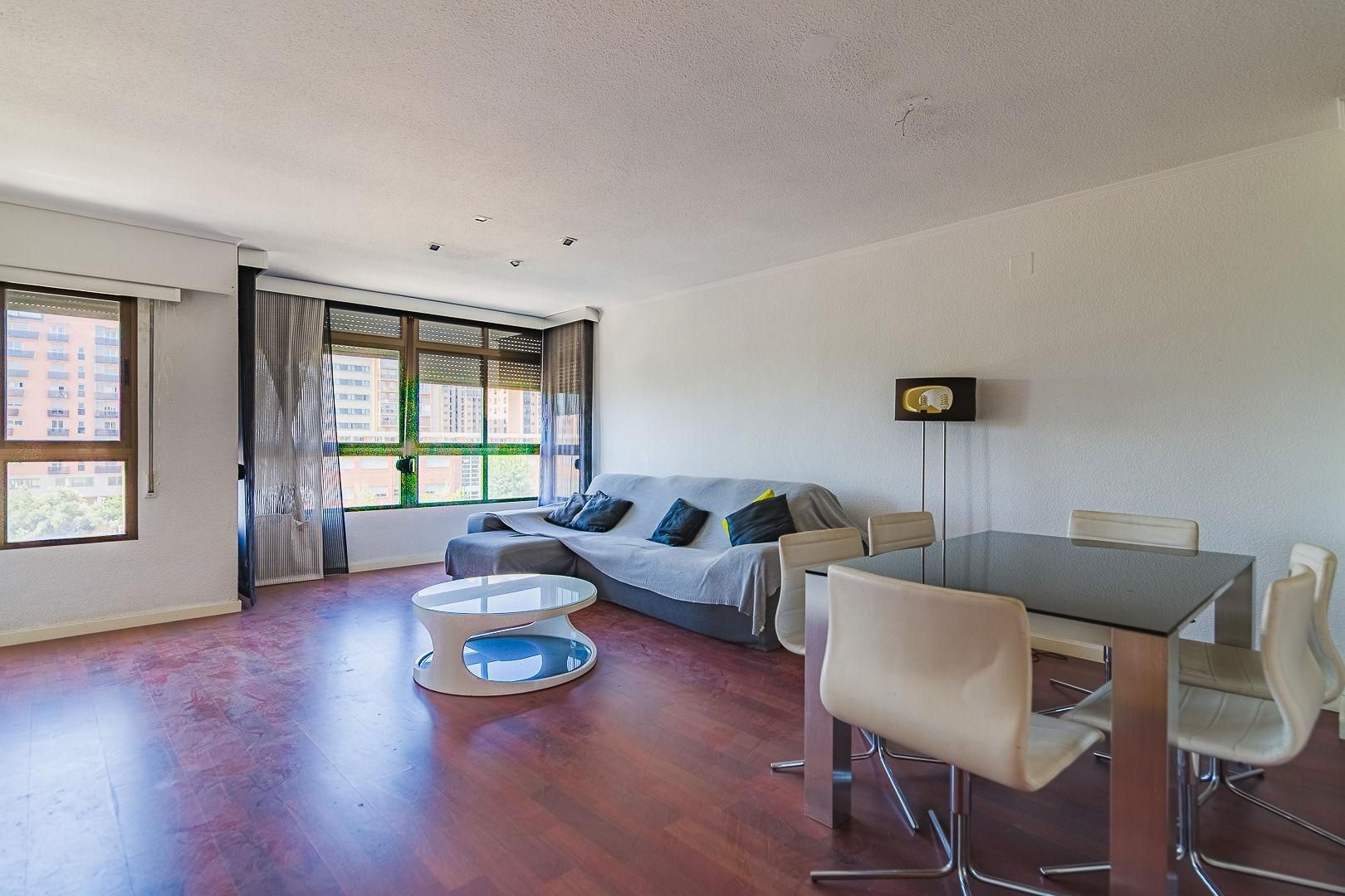 Living room of Flat for sale in  Valencia Capital  with Parquet flooring