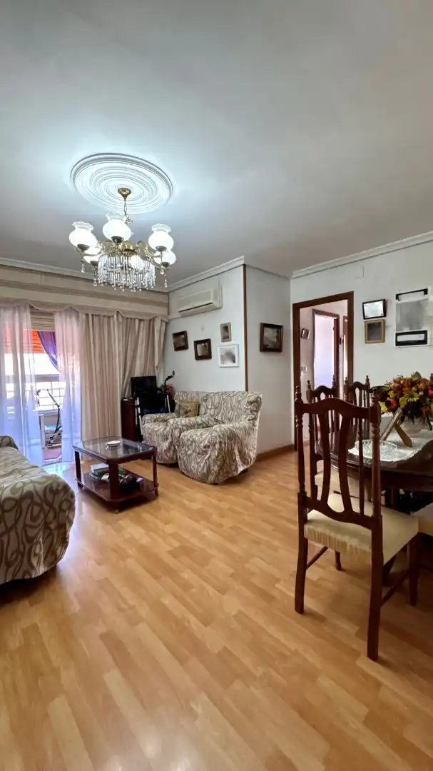Sala de estar de Piso en venta en Cáceres con Aire acondicionado, Terraza y Amueblado