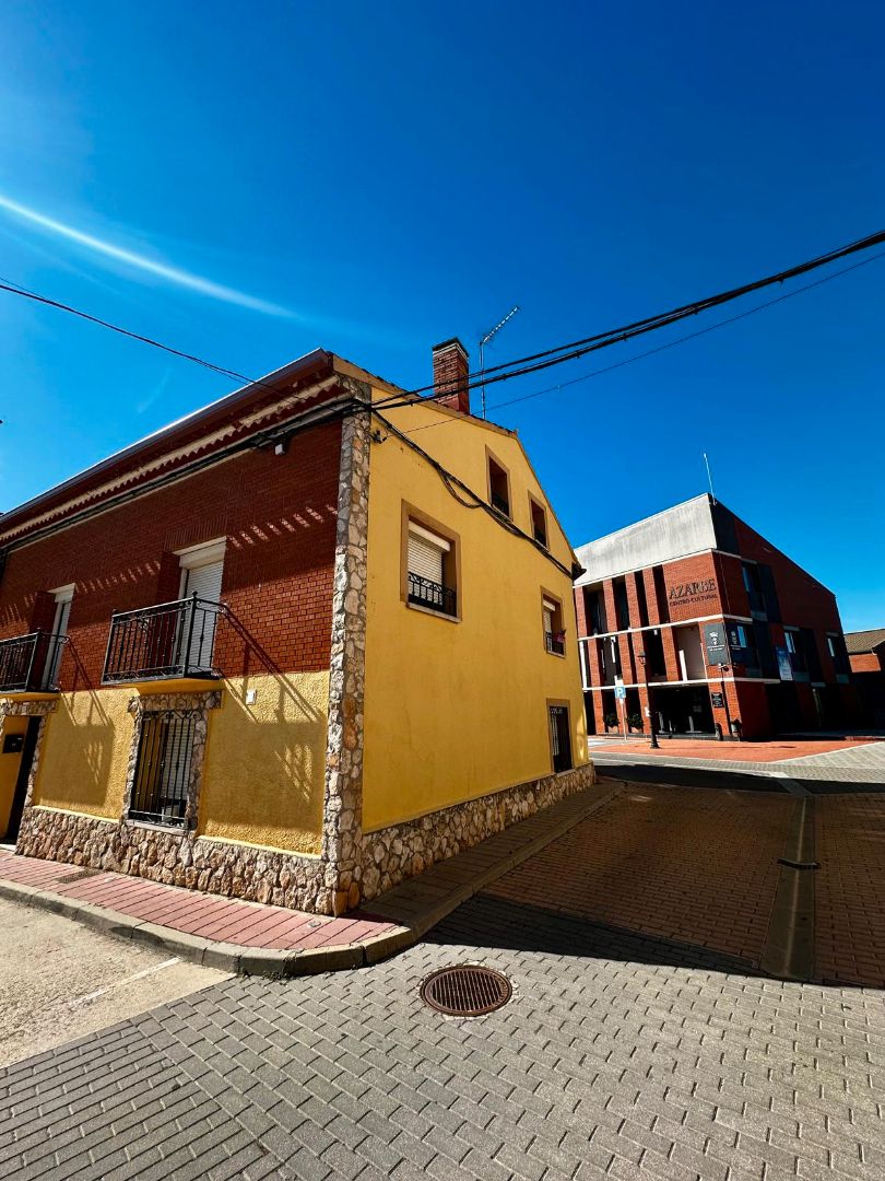 Exterior view of House or chalet for sale in Zaratán  with Heating, Parquet flooring and Terrace