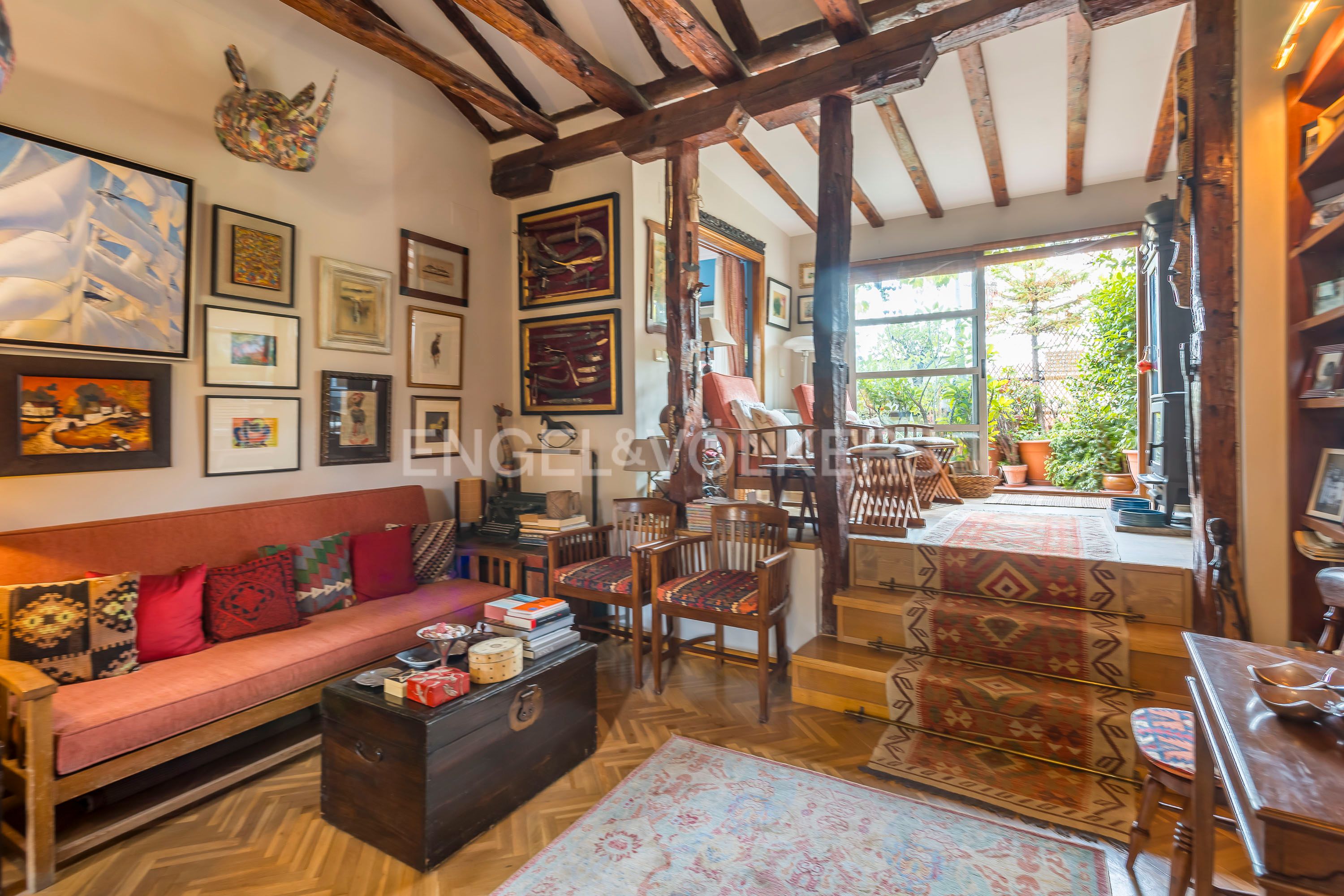 Sala d'estar de Àtic en venda en  Madrid Capital amb Calefacció, Parquet i Terrassa