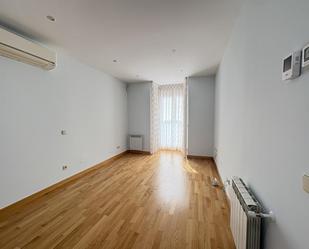 Bedroom of Flat to rent in  Madrid Capital  with Air Conditioner, Heating and Storage room