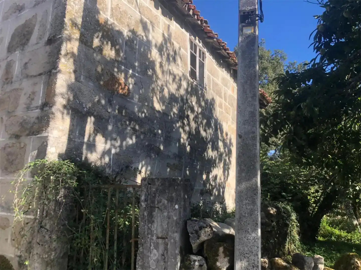 Vista exterior de Finca rústica en venda en Baños de Molgas amb Balcó