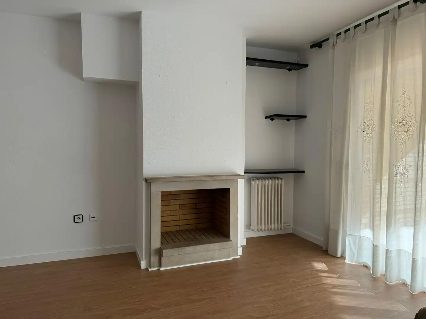 Flat for rent in Carrer d'Isaac Peral, Ca n'Aurell