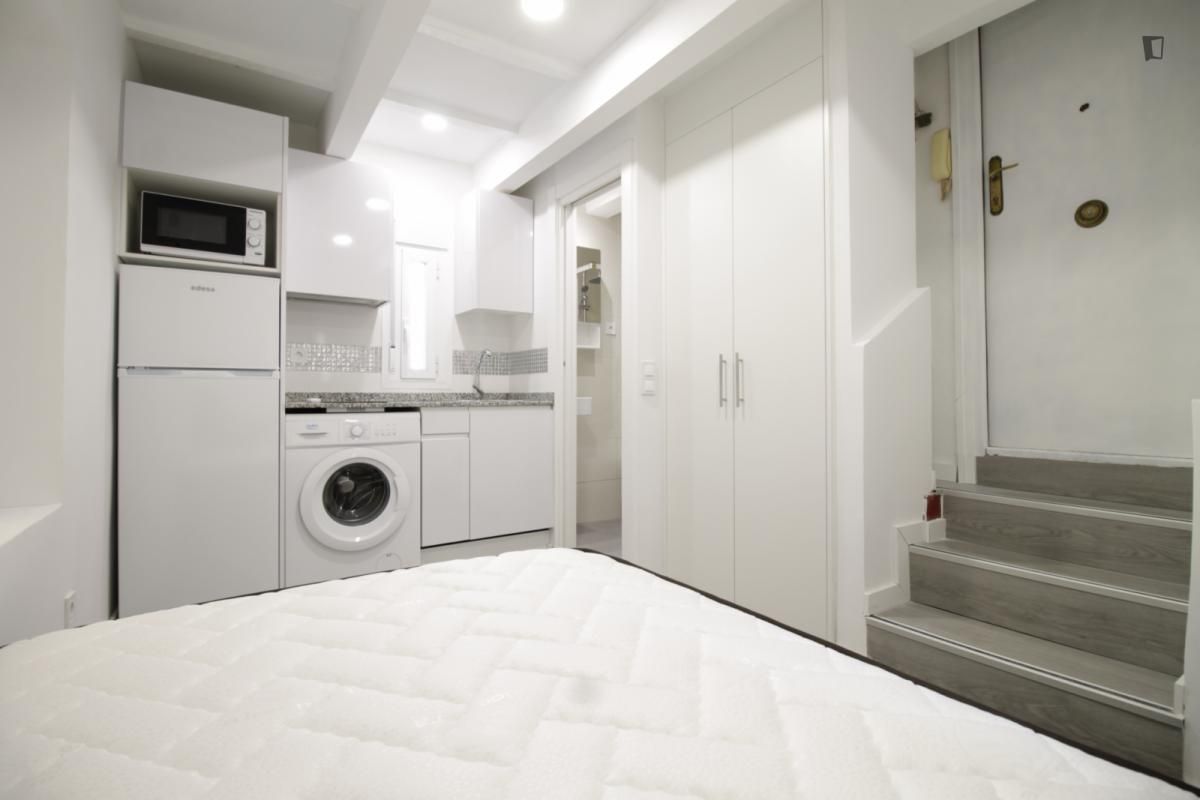 Study to rent in Bellas Vistas