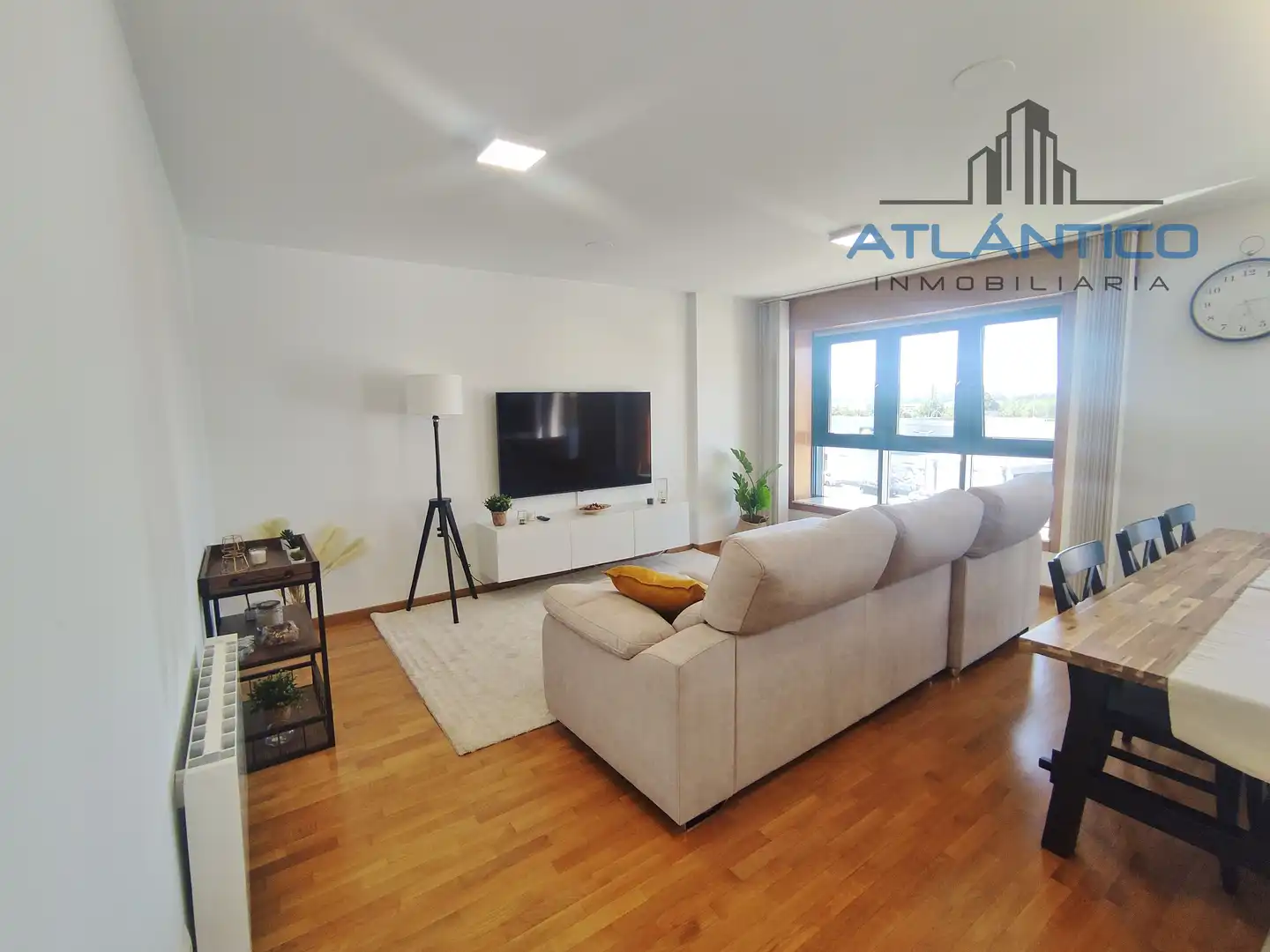 Wohnung zur Miete in Avenida de Bértoa, Carballo