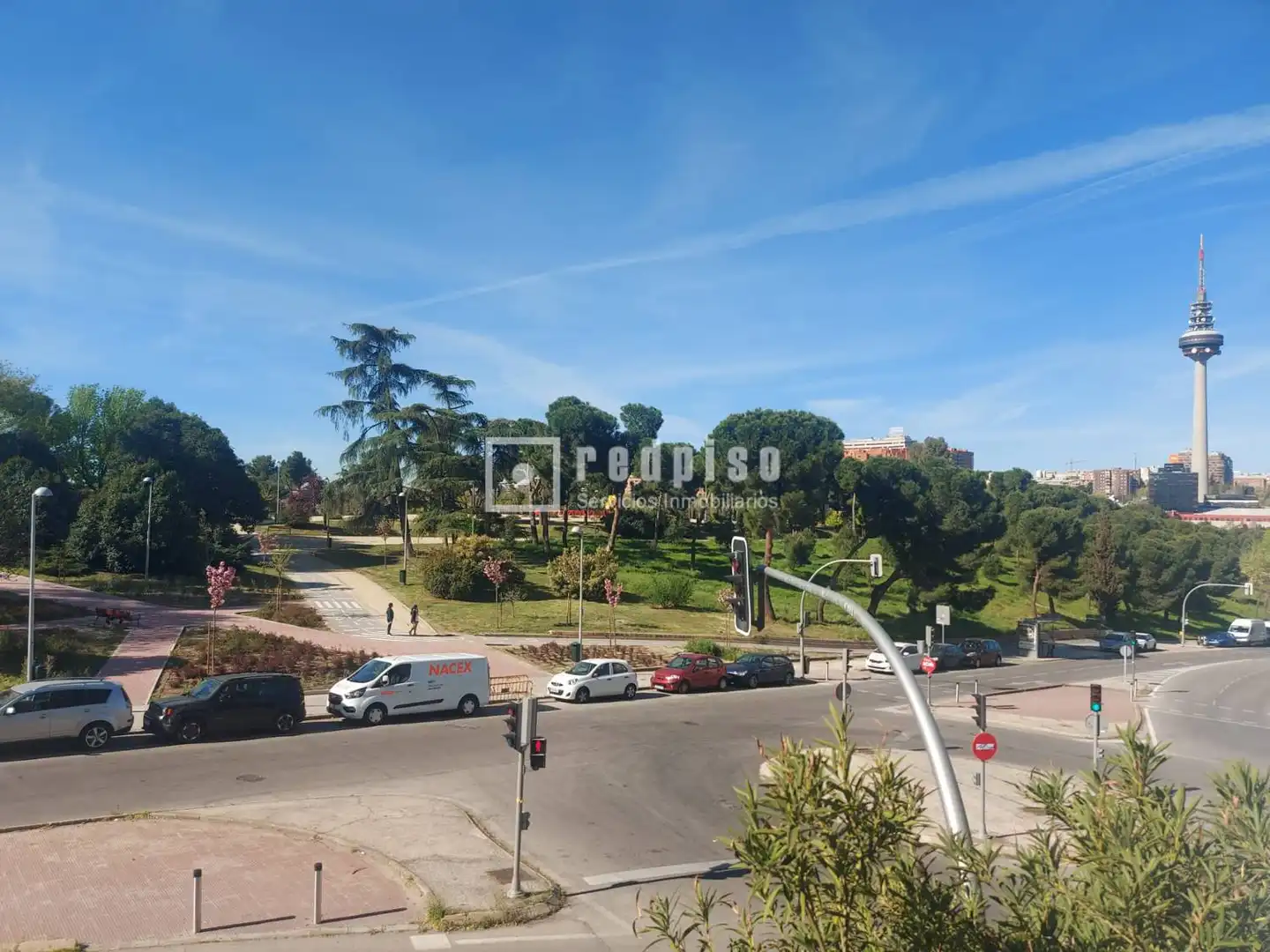 Vista exterior de Pis en venda en  Madrid Capital amb Calefacció, Jardí privat i Terrassa
