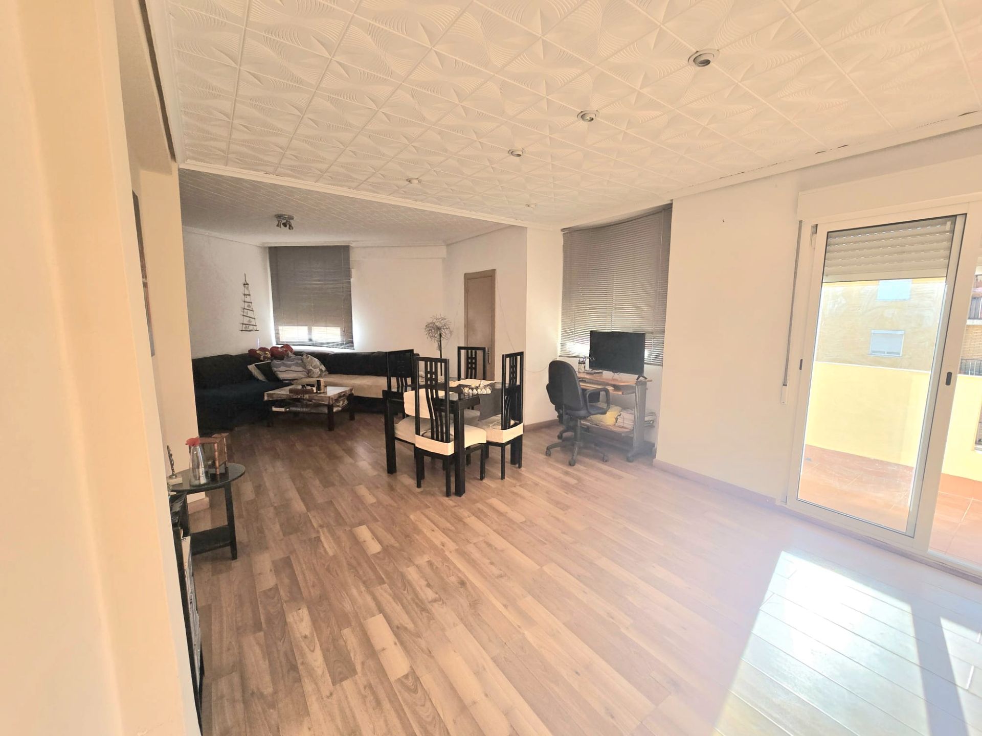 Living room of Flat for sale in  Valencia Capital  with Air Conditioner, Parquet flooring and Storage room
