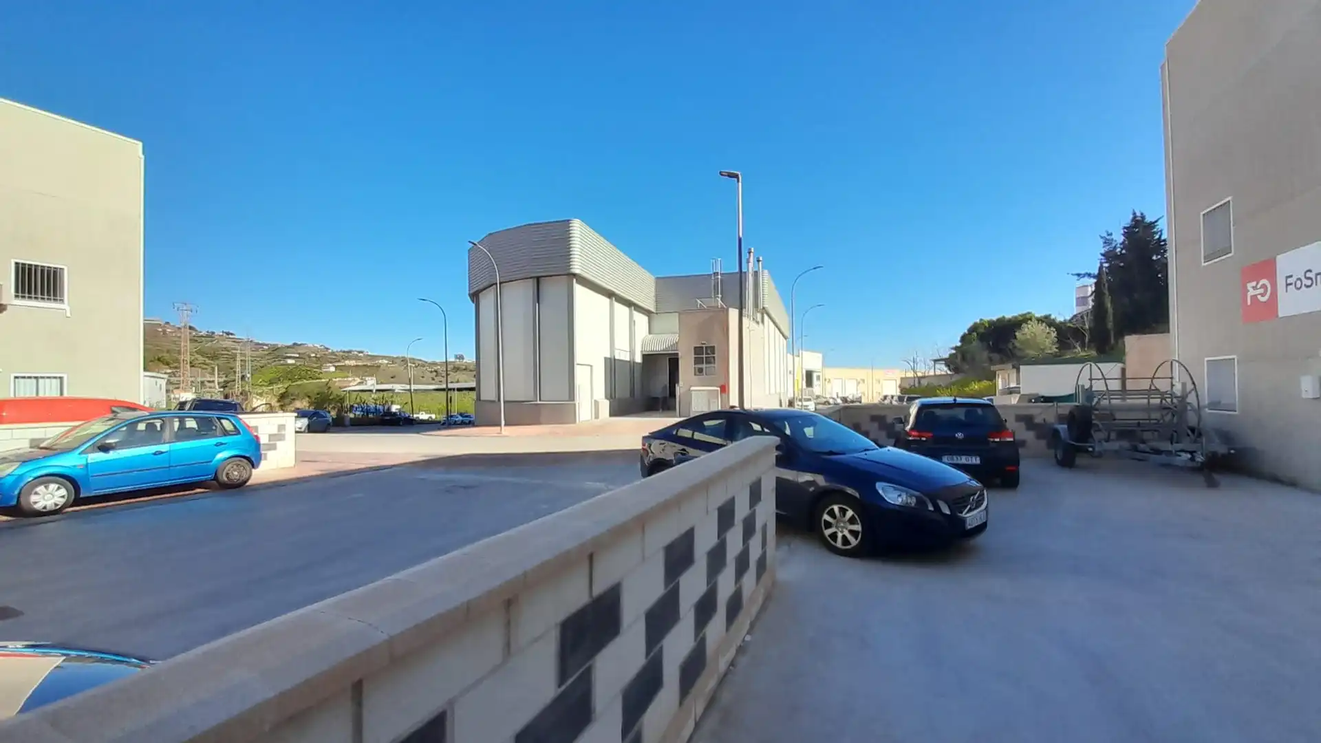 Außenansicht von Fabrikhallen zur Miete in Algarrobo