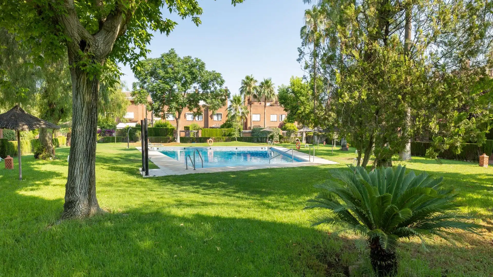 Jardín de Casa adosada en venta en  Granada Capital con Aire acondicionado, Calefacción y Jardín privado