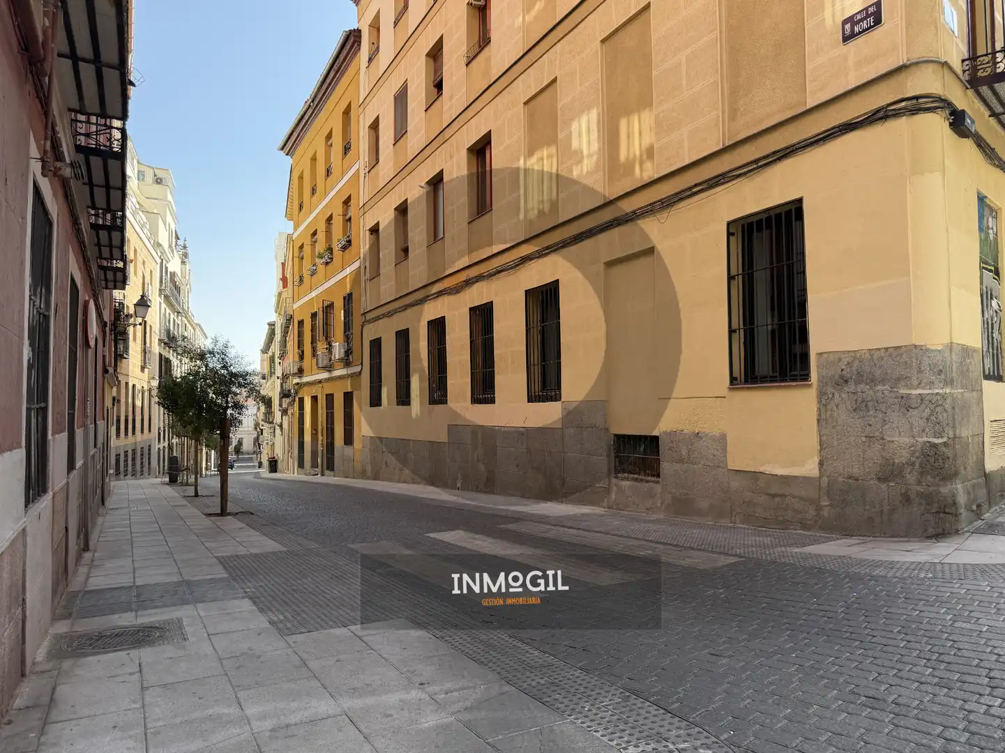Exterior view of Study for rent in Madrid  with Air Conditioner, Heating and Parquet flooring