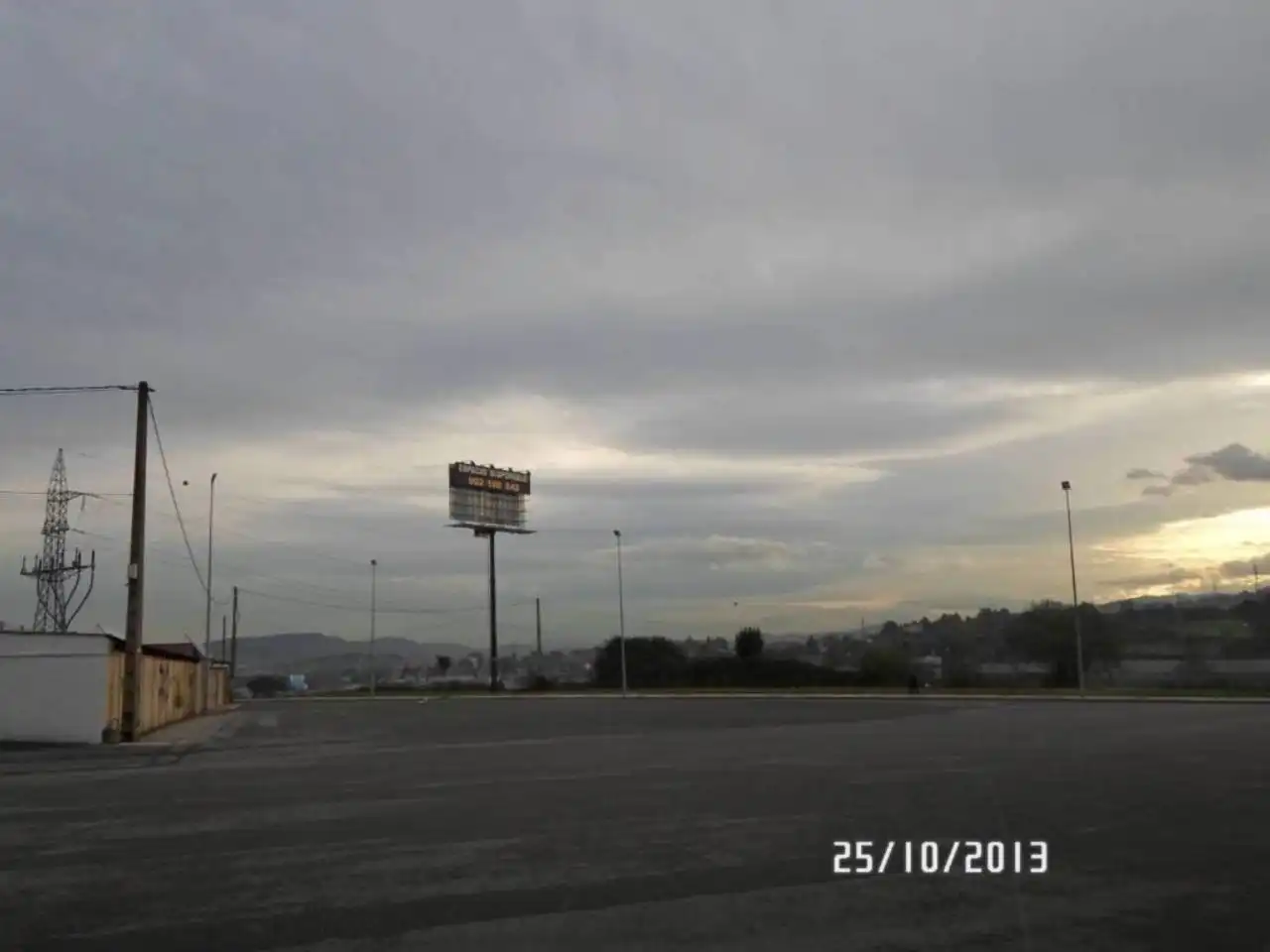 Parking de Local en venta en Oviedo  con Parquet y Terraza