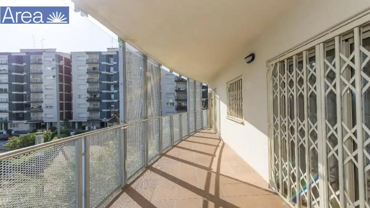 Vista exterior de Piso en venta en Calella con Terraza y Balcón