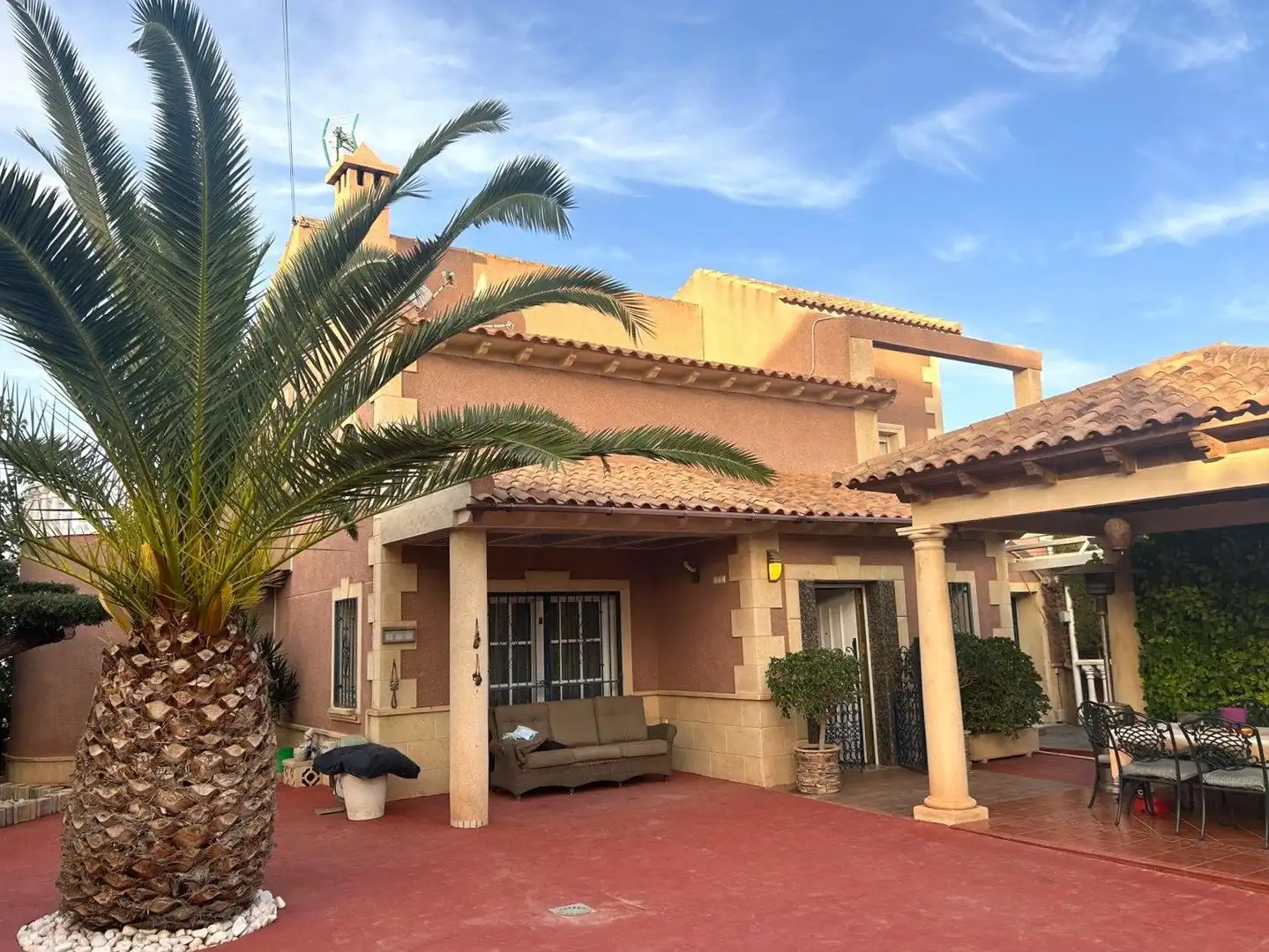 Chalet con piscina en venta en Los Balcones - Los Altos, imagen 3