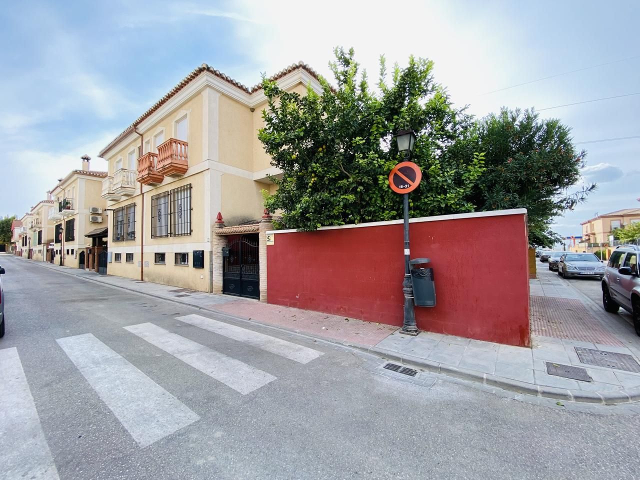 Exterior view of Single-family semi-detached for sale in Vegas del Genil  with Private garden, Terrace and Balcony