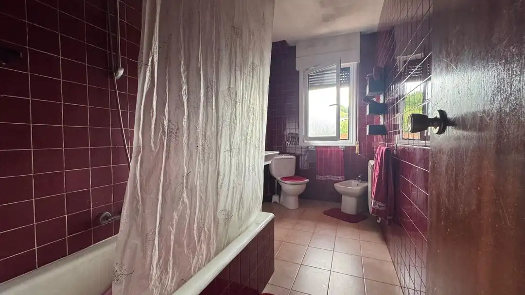 Baño de Piso en venta en Ibarra con Calefacción y Balcón