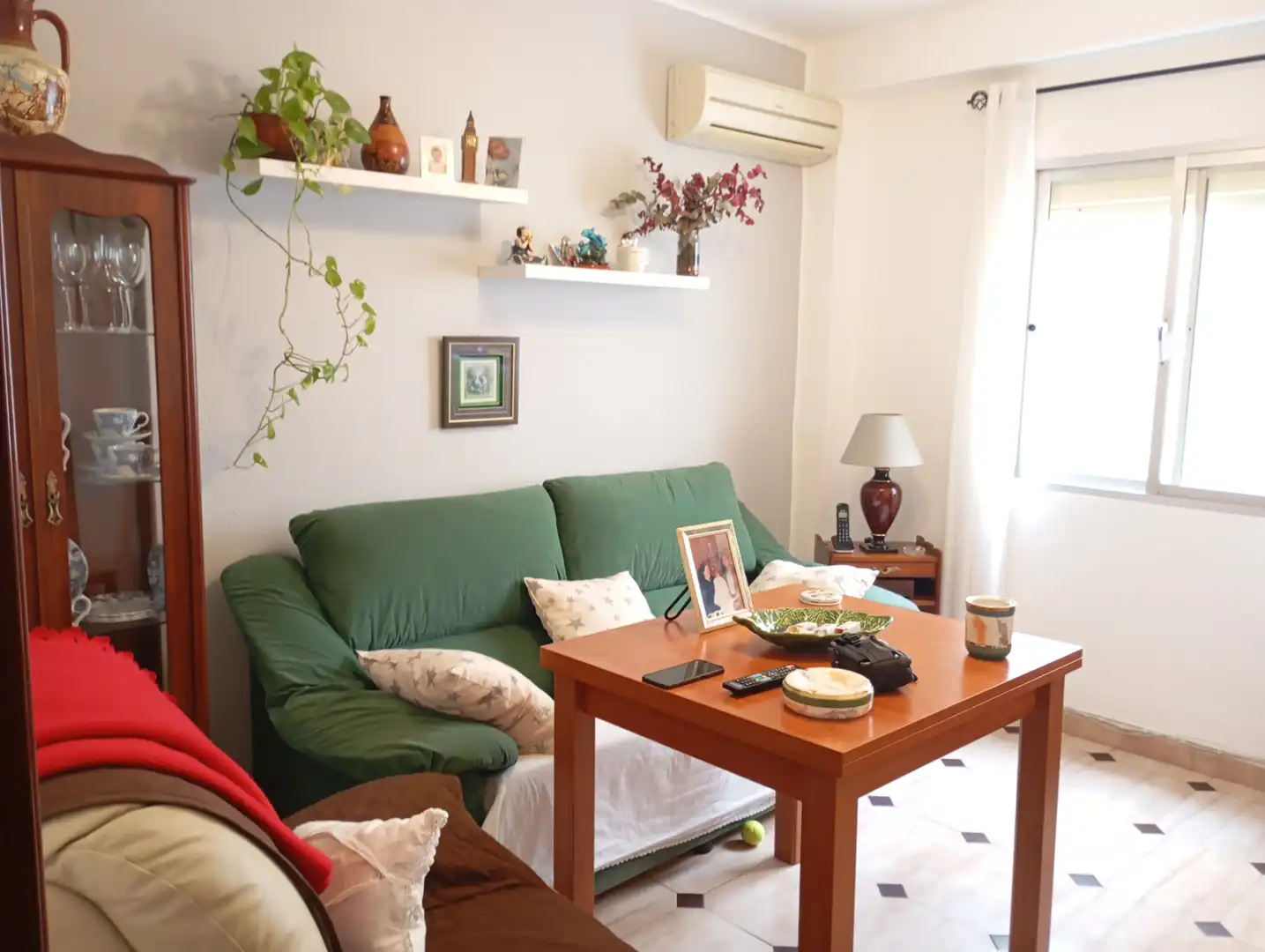 Living room of Flat for sale in Málaga  with Air Conditioner, Terrace and Furnished