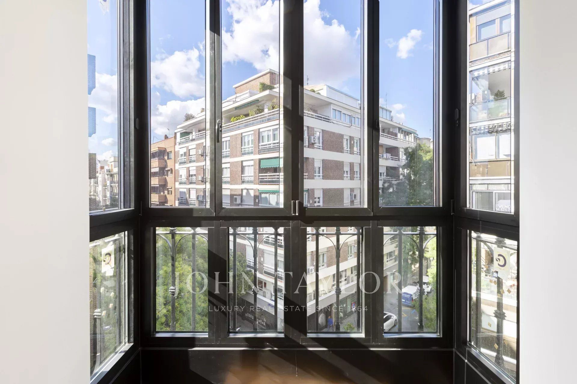 Vista exterior de Pis en venda en  Madrid Capital amb Aire condicionat, Calefacció i Traster
