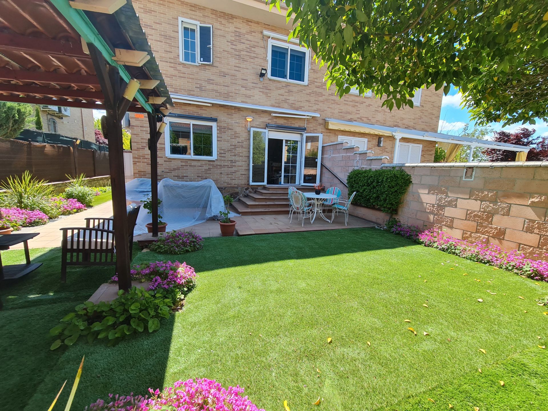 Terrace of House or chalet for sale in Villaviciosa de Odón  with Air Conditioner, Heating and Private garden