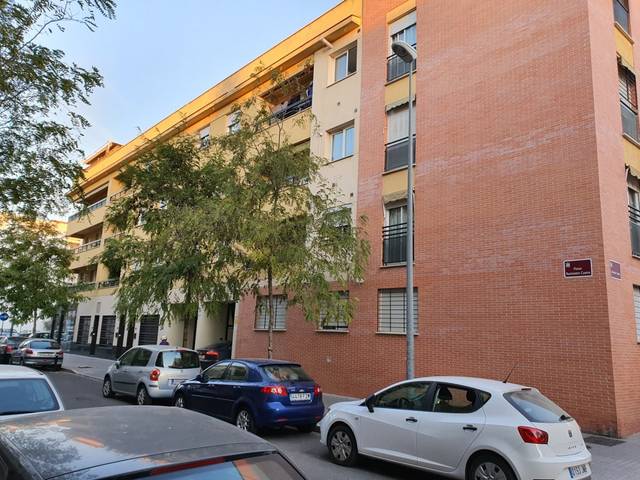Garaje en Venta en Calle MARTIN GAITE en Santa Rosa - Valdeolleros