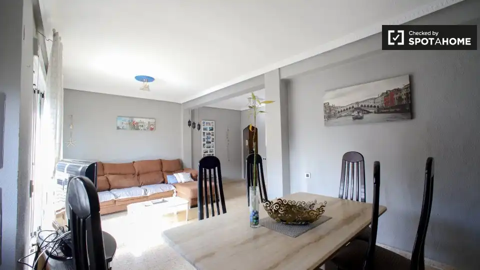 Comedor de Piso de alquiler en Valencia con Aire acondicionado, Calefacción y Amueblado