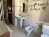 Bany de Casa o xalet en venda en Monturque amb Terrassa i Balcó