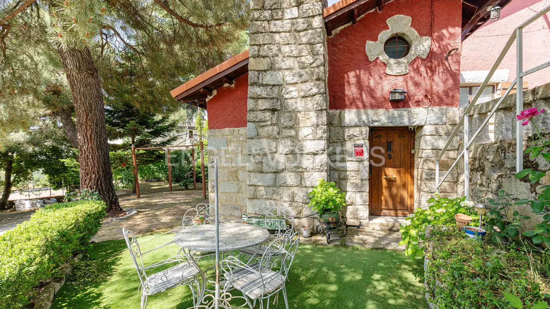 Garden of Houses for sale in Collado Mediano  with Heating and Private garden